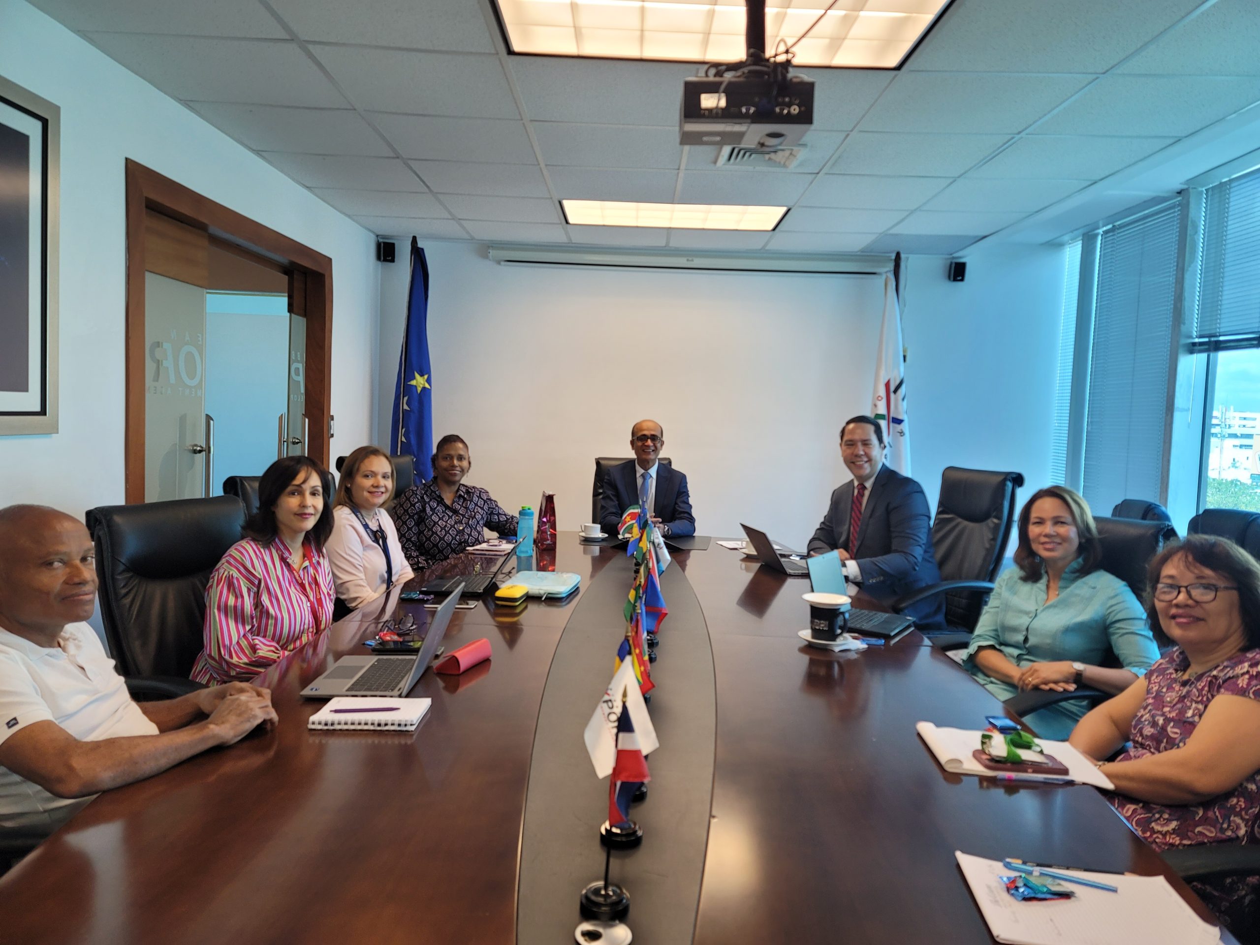 Caribbean Export Executive Director, Deodat Maharaj, Visits Sub-Regional Office in the Dominican Republic