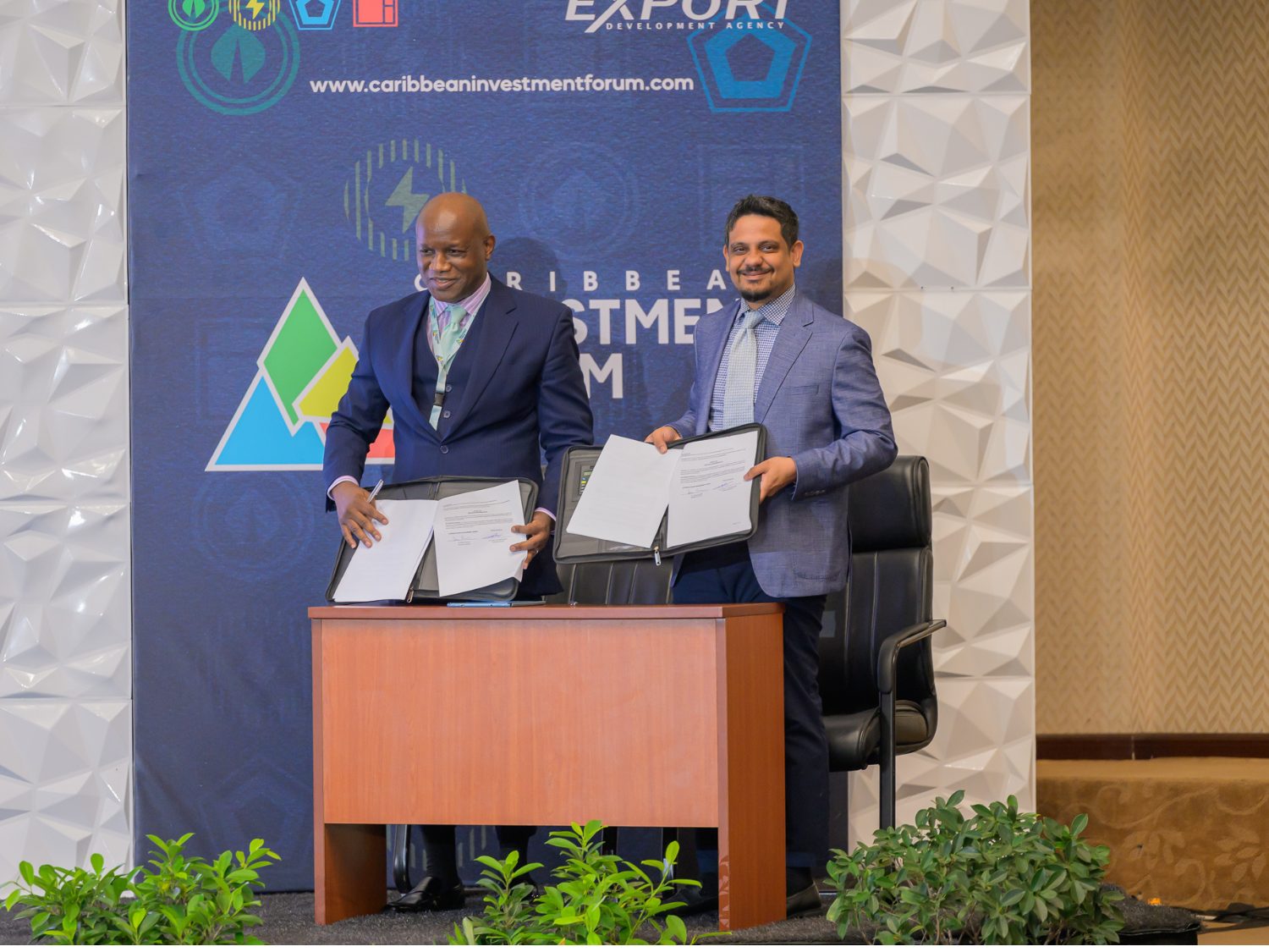 Caribbean Export tekent MOU met Pleion Group Inc. om regionale handel en logistiek te verbeteren